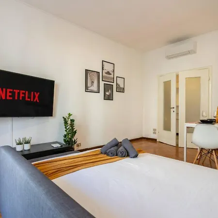 Apartmán Centrale-duomo 10min - Spacious App - Sleeps 4 *