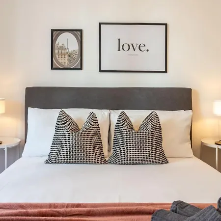 Centrale-duomo 10min - Spacious App - Sleeps 4 Lägenhet