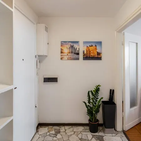 Lägenhet Centrale-duomo 10min - Spacious App - Sleeps 4 *