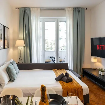Centrale-duomo 10min - Spacious App - Sleeps 4 * Mediolan