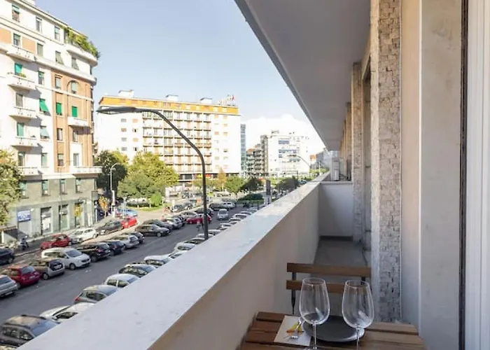 Διαμέρισμα Centrale-duomo 10min - Spacious App - Sleeps 4 *