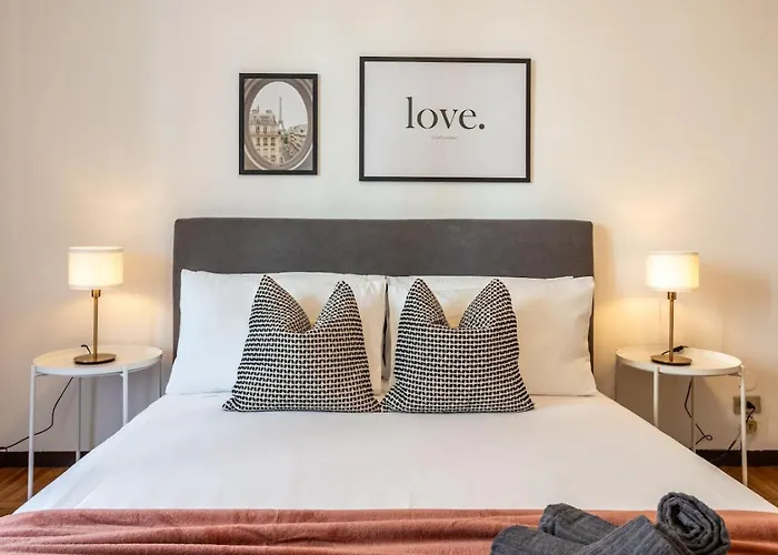 Centrale-duomo 10min - Spacious App - Sleeps 4 Διαμέρισμα