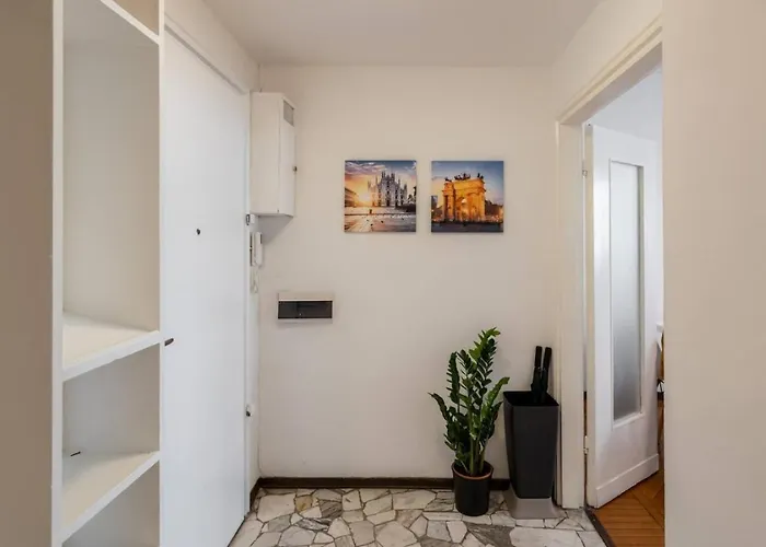 Διαμέρισμα Centrale-duomo 10min - Spacious App - Sleeps 4 *