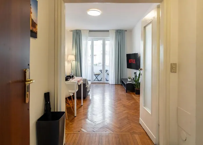 Centrale-duomo 10min - Spacious App - Sleeps 4 Μιλάνο