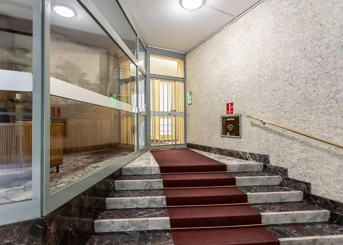 Διαμέρισμα Centrale-duomo 10min - Spacious App - Sleeps 4 *
